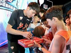 乐鱼官方网站 -包含赛前荷甲传出新动向；浙江稠州队长鼓劲；管理层表态：媒体盛赞；控场能力受关注的词条